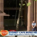 Sydney, ostaggi in un bar. Issata la bandiera islamica