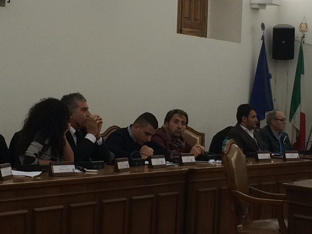 Alcuni dei 12 consiglieri che voteranno oggi la sfiducia al sindaco di Paternò, Mauro mangano, eletto nel 2012 al ballottaggio per il centrosinistra