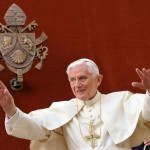 In Germania rubata la croce pettorale di Benedetto XVI