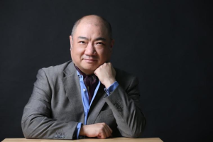 Il maestro, direttore e pianista Xu Zhong 