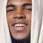 “Muhammad Ali. Impossibile è niente”. La biografia di una leggenda tra sport e impegno civile