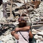 Senza pietà. Così gli sciacalli della stampa speculano sul terremoto