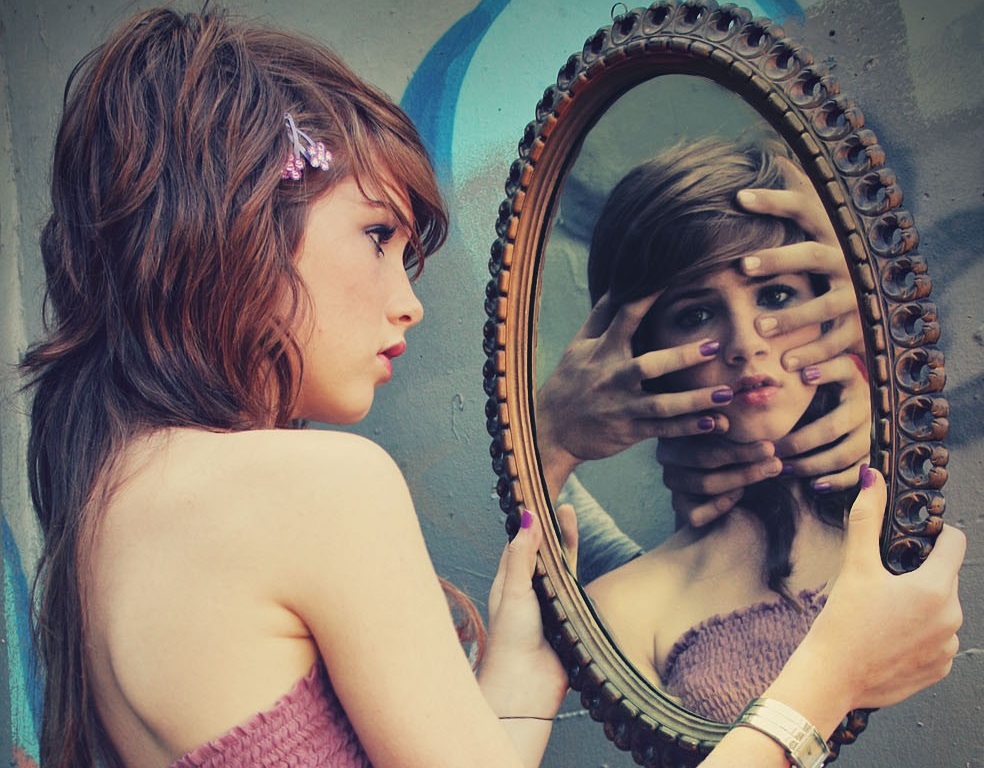 the_girl_in_the_mirror__by_Pretty_As_A_Picture