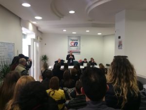 Un momento della conferenza stampa di ieri.