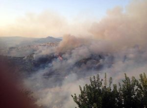 Incendi: chiusa A19 soccorsi automobilisti, fumo invade Enna