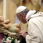 Il Papa: “Il Natale è per chi fugge dagli Erode di turno”