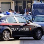 Donna uccisa davanti ad una scuola a Napoli. E’ stato il marito