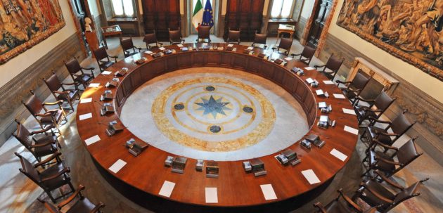 La sala del Consiglio dei Ministri a Palazzo Chigi.