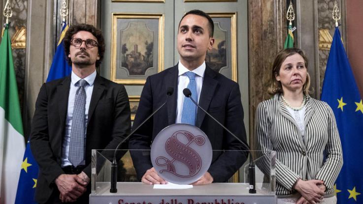 Luigi Di Maio con Danilo Toninelli e Giulia Grillo a Palazzo Giustiniani dopo il colloquio con il presidente Casellati.