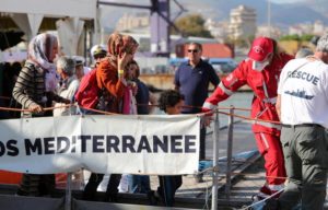 Migranti: nave Acquarius a Palermo, è record di bambini