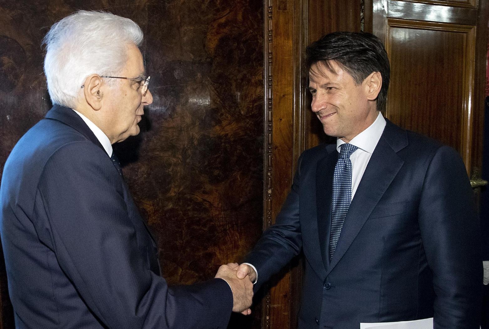 Il Capo dello Stato Sergio Mattarella insieme a Giuseppe Conte, presidente del Consiglio incaricato.