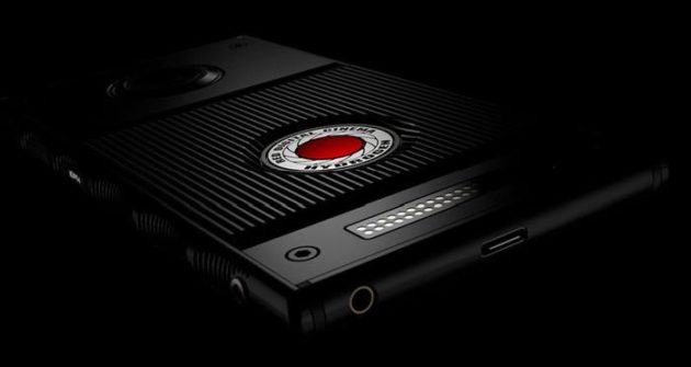 Hydrogen One, il primo smartphone con schermo olografico, che mostra immagini in 3D.