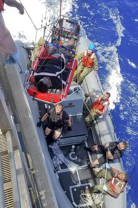 Una immagine del salvataggio della nave USA