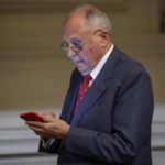 Il ministro Paolo Savona indagato, l’accusa è “usura bancaria”