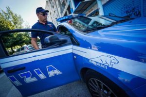 Colpi pistola contro polizia a Napoli durante inseguimento