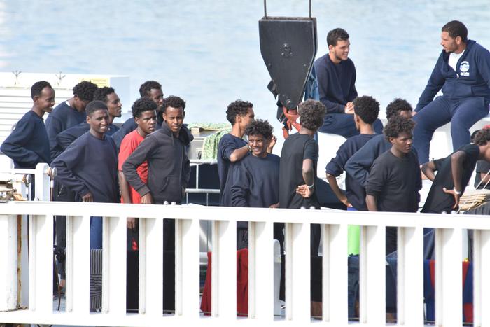 Migranti: terzo giorno Diciotti a Catania,150 ancora su nave