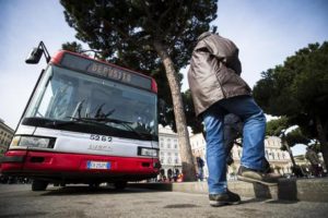 Scioperi: Roma, chiuse metro, caos traffico