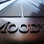 Moody’s taglia il rating dell’Italia da BAA2 a BAA3