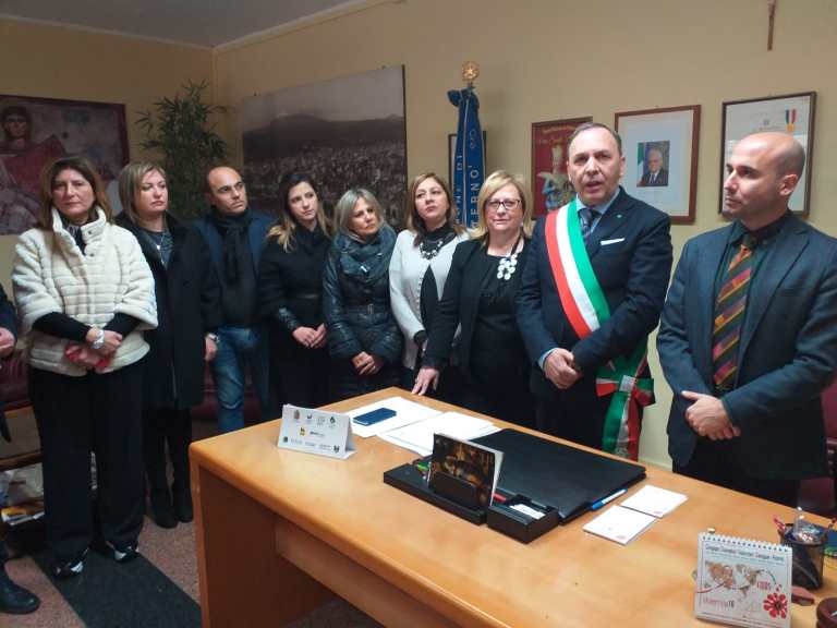 L'insediamento del nuovo segretario generale del Comune di Paternò Giuseppe Bartolilla con il sindaco di Paternò Nino Naso