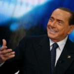 Berlusconi: «Italiani siete una vergogna. Conte? Bacia bene la mano alle signore»