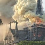 Parigi, Notre Dame in fiamme. La diretta CLICCA E GUARDA