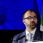 Governo, si dimette il ministro dell’Istruzione Fioramonti