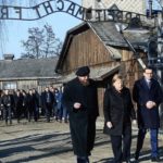 Merkel ad Auschwitz: “Vergogna profonda, mai dimenticare”