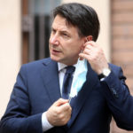 Giuseppe Conte aumenta lo stipendio ai suoi dirigenti