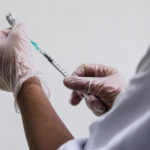 Vaccino, polemiche sull’obbligo. Rischio sospensione per medici