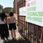 Falsi vaccini, fermati a Palermo leader No Vax e infermiera
