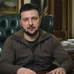 Ucraina. Felpa in pile di Zelensky venduta per 105mila euro