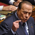 Berlusconi furioso con Meloni sulla Manovra. E il premier apre a Calenda