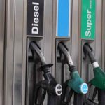 Nuovo rialzo dei prezzi del carburante: benzina 2,4 euro al litro in autostrada