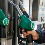 Ancora record prezzo dei carburanti. Verde a 2,5 euro litro in autostrada