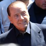 Berlusconi ancora ricoverato al San Raffaele: “Costante miglioramento”
