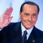 Silvio Berlusconi commemorato con un francobollo a un anno dalla morte