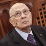 Si faccia molta attenzione nel santificare (da morto) Giorgio Napolitano