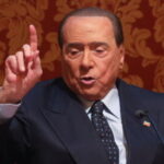 La Famiglia Berlusconi blocca 2.500 euro al mese per 20 “Olgettine”