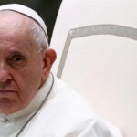 Papa Francesco non sta bene: “Scusatemi, ho un po’ di bronchite”