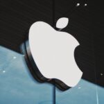 Bruxelles colpisce Apple: multa da 500 milioni di euro. Nel minino anche Meta