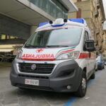 Catania, orrore a Misterbianco. Madre lancia la figlia dal balcone